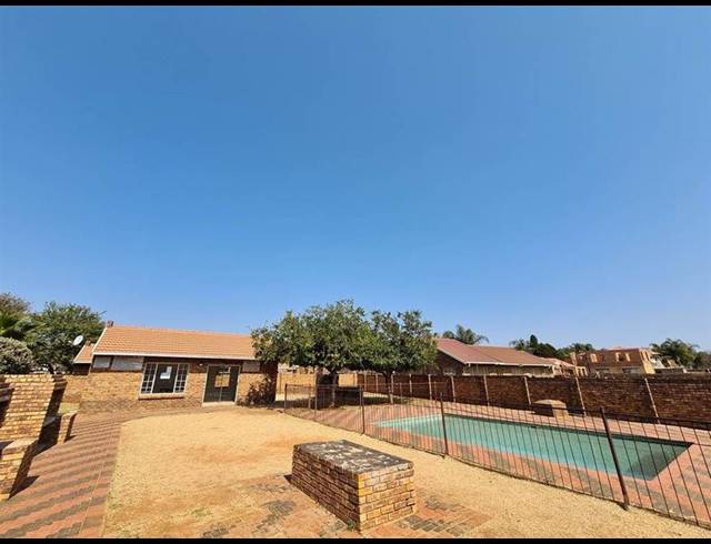 2 BEDROOM APARTMENT FOR SALE IN CLARINA